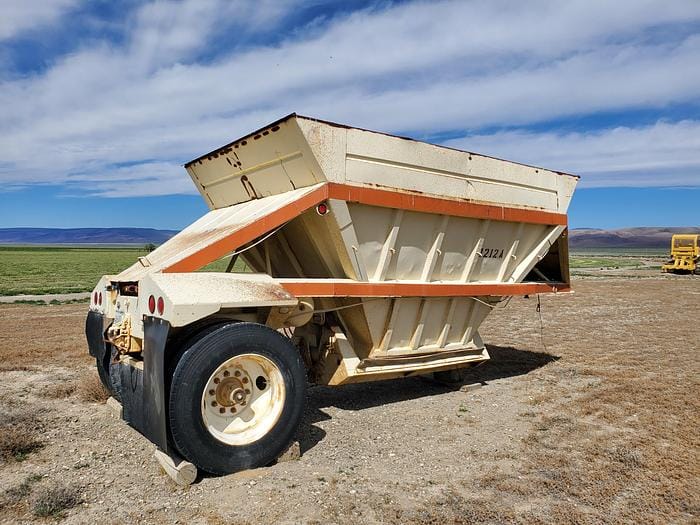 Undetermined Belly Dump Trailer Equipment Image0