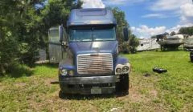 Image of Freightliner C120 equipment image 2