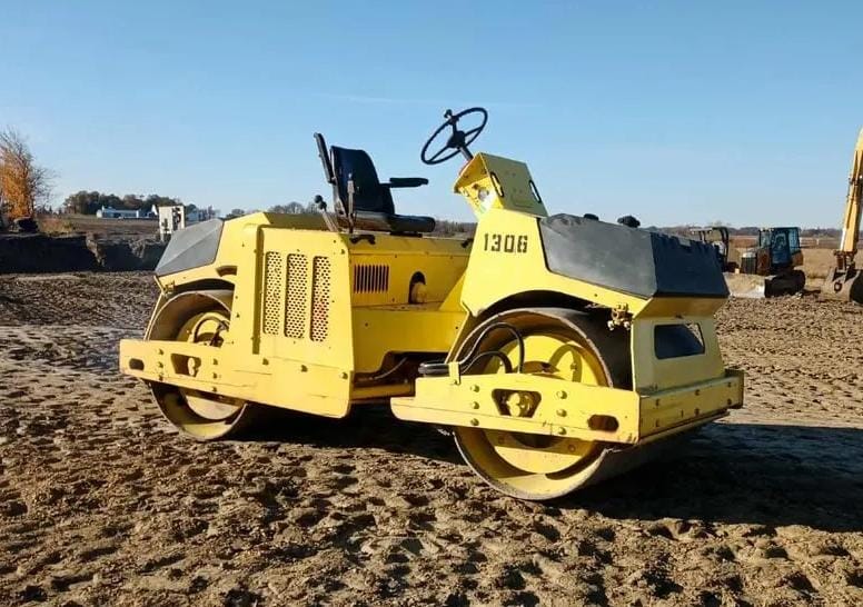 Beuthling B400 Equipment Image0