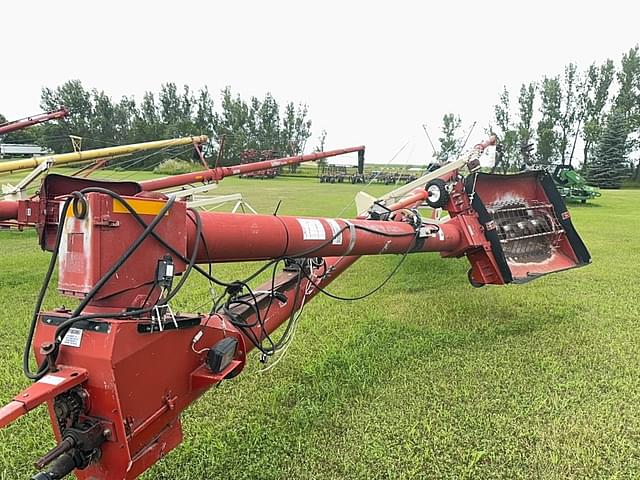 Image of Buhler Farm King 1070 equipment image 3