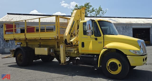 Image of International DuraStar 4400 equipment image 4
