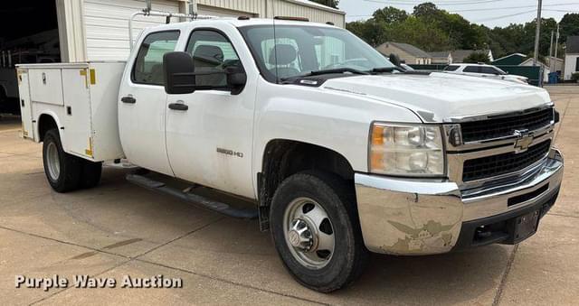 Image of Chevrolet 3500HD equipment image 2