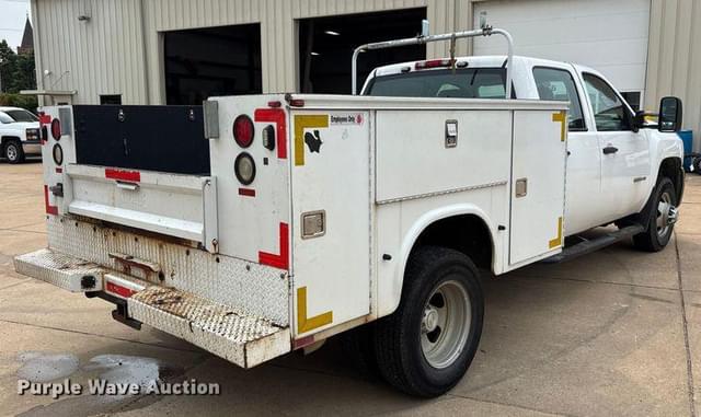 Image of Chevrolet 3500HD equipment image 4