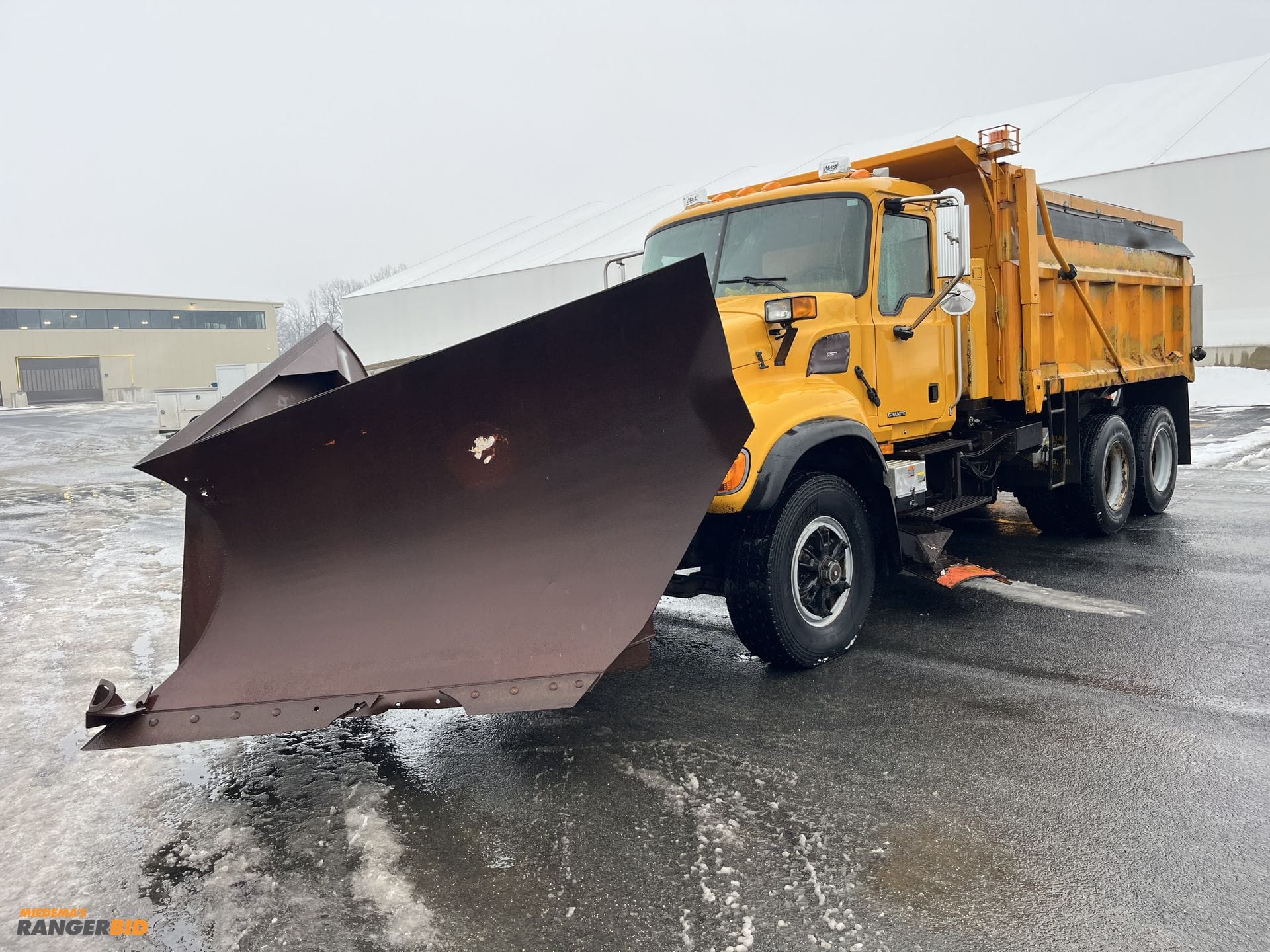 2006 Mack Granite CV713 Equipment Image0