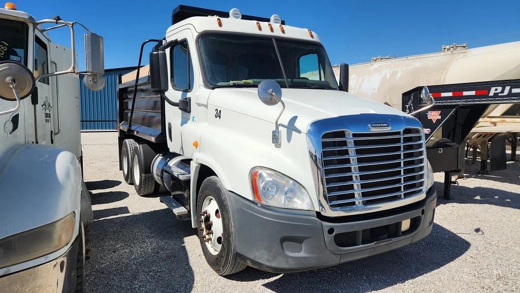 Image of Freightliner Cascadia Primary image