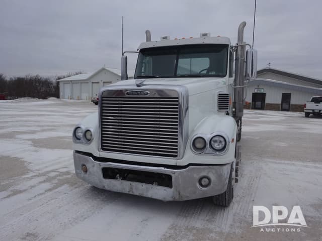 Image of Freightliner Coronado equipment image 3