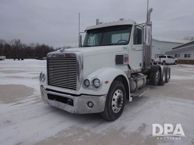 Image of Freightliner Coronado equipment image 1