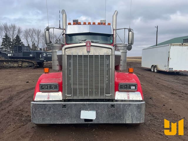 Image of Kenworth W900 equipment image 1