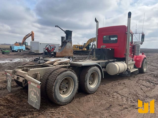 Image of Kenworth W900 equipment image 4