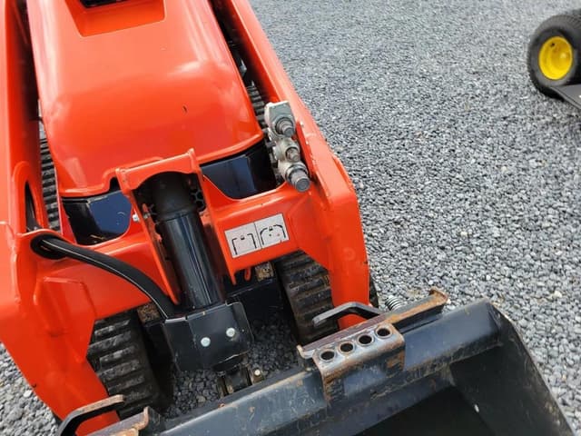 Image of Kubota SCL1000 equipment image 4