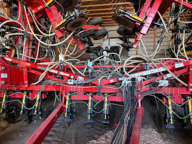 Image of Bourgault 3320-66 equipment image 4