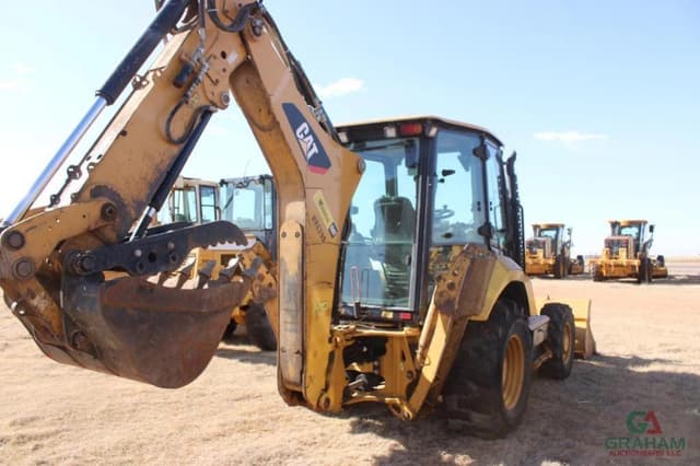 Image of Caterpillar 420F2 equipment image 2