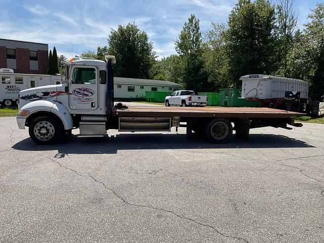 Image of Peterbilt 330 equipment image 1