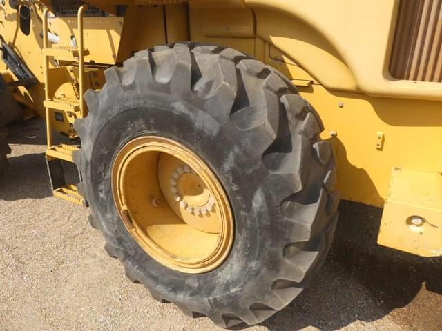 Image of Caterpillar 930H equipment image 4