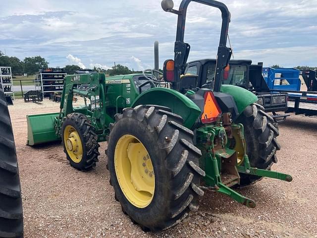 Image of John Deere 5075E equipment image 4