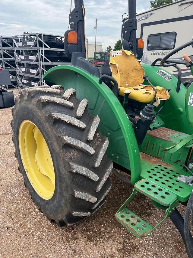 Image of John Deere 5075E equipment image 2