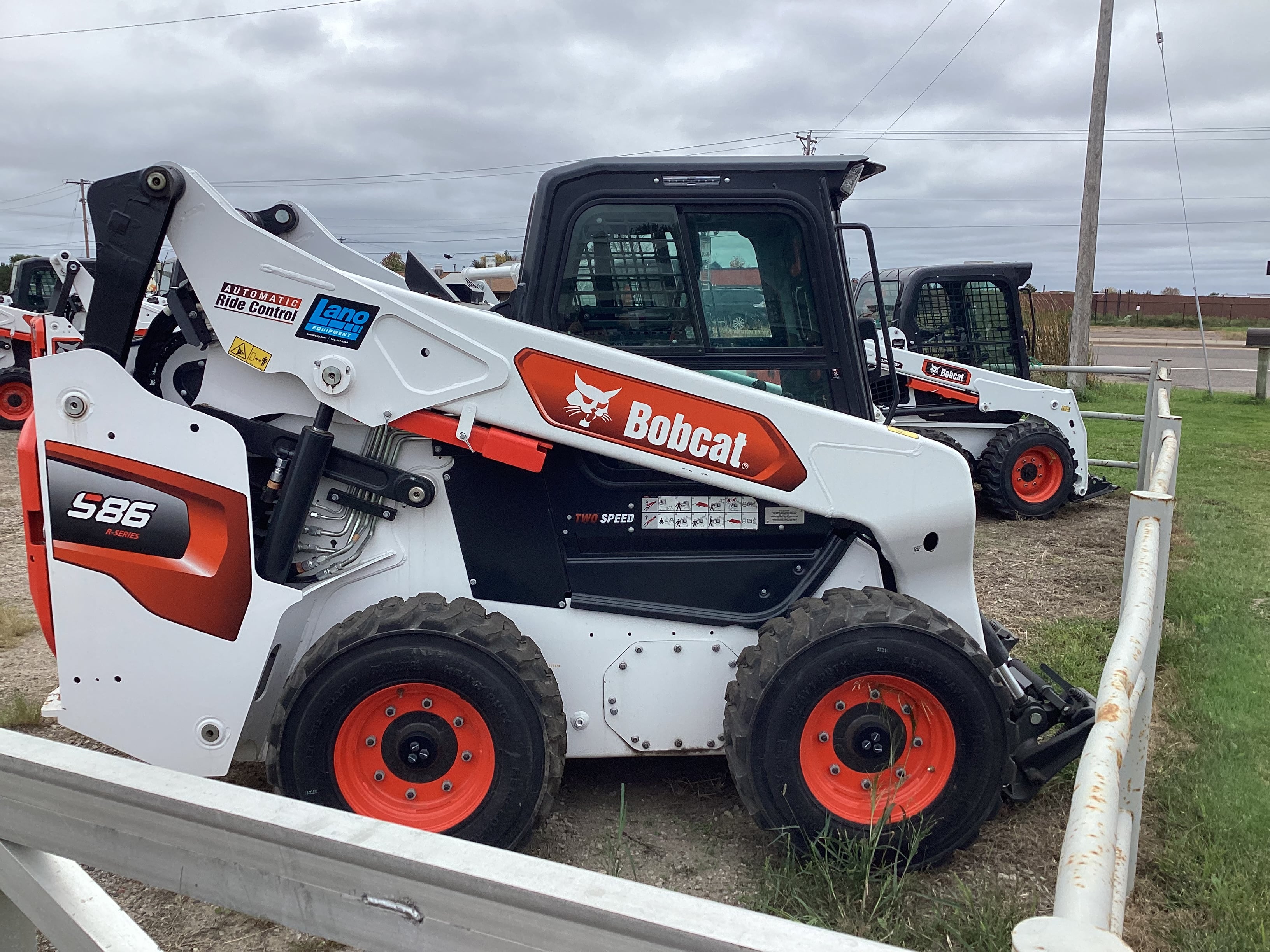 Bobcat T450 Equipment Image0