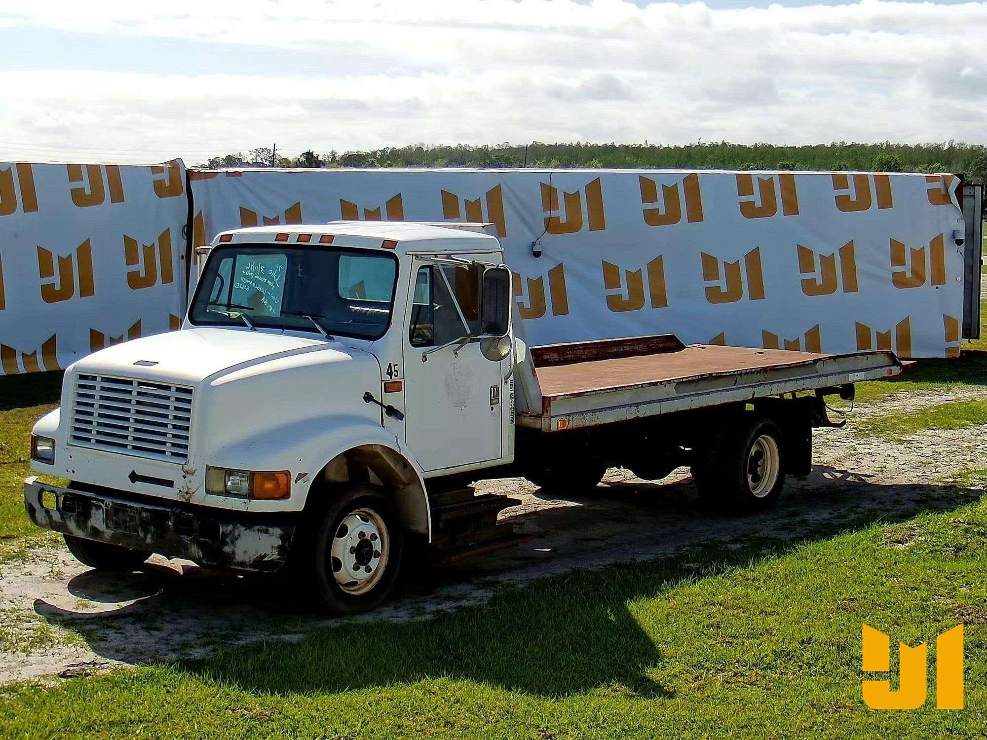 1995 International 4700 Equipment Image0