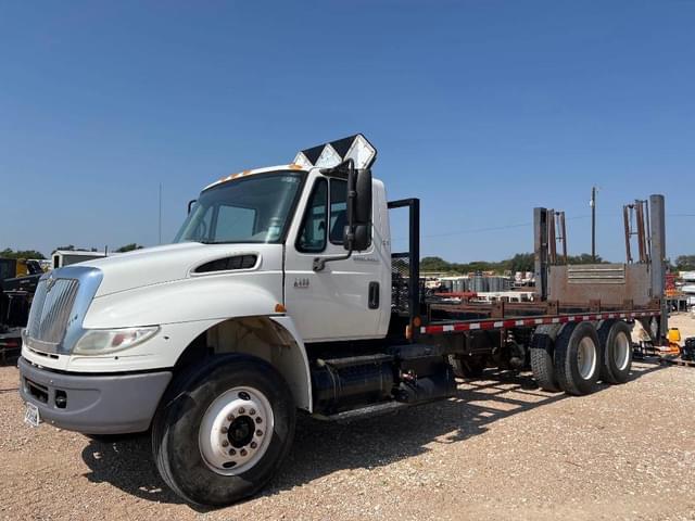 Image of International 4400 equipment image 1