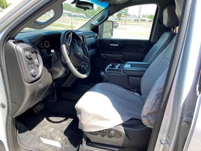 Image of Chevrolet 2500HD equipment image 3