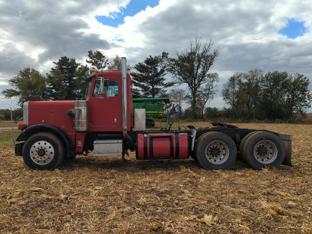 Image of Peterbilt 359 equipment image 2