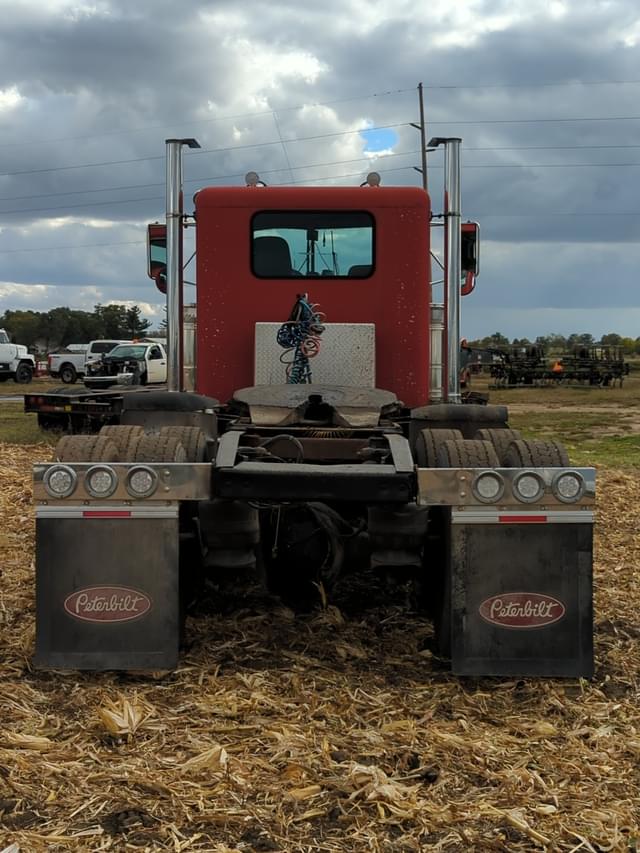 Image of Peterbilt 359 equipment image 4