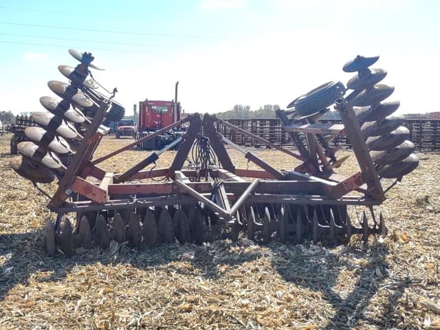 Image of International Harvester 490 equipment image 4