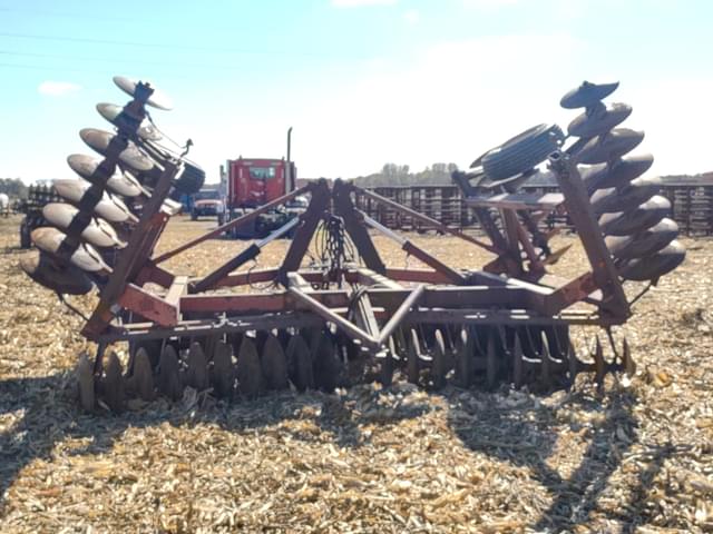 Image of International Harvester 490 equipment image 3