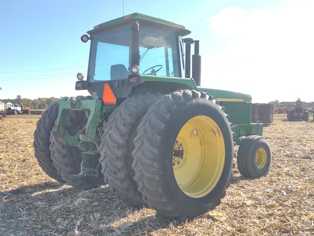 Image of John Deere 4555 equipment image 4