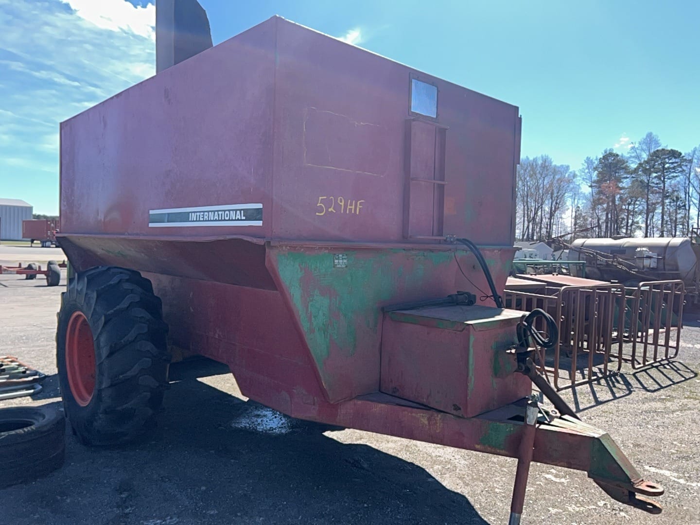 Big 12 12-K Equipment Image0