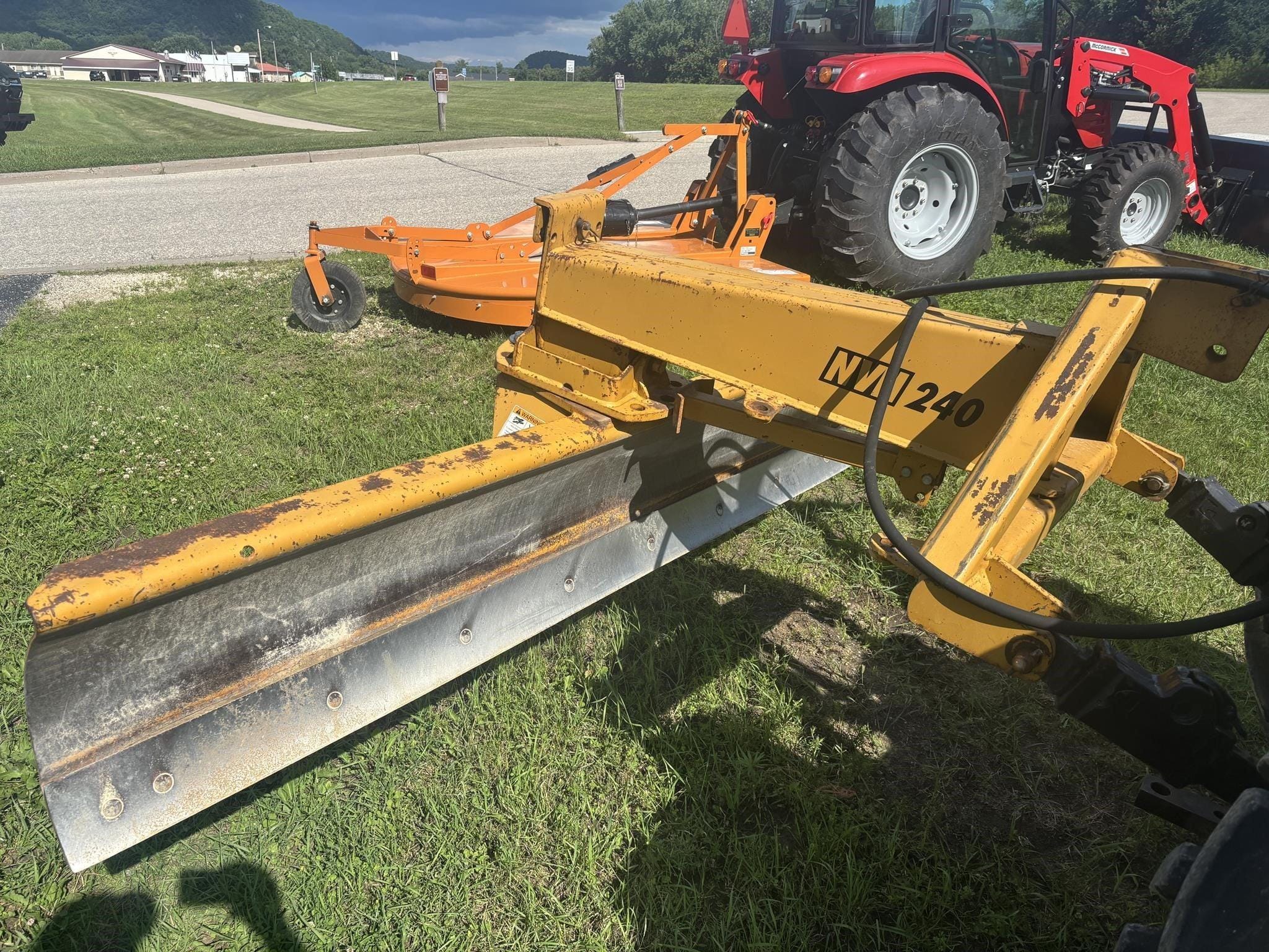 Bison NVH240 Equipment Image0