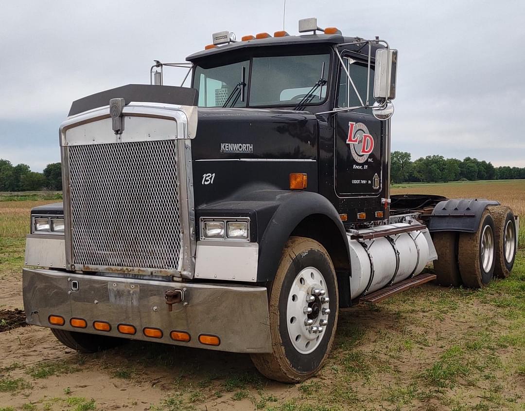 Image of Kenworth W900 Primary image