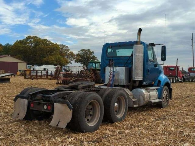 Image of International ProStar Plus 122 equipment image 4