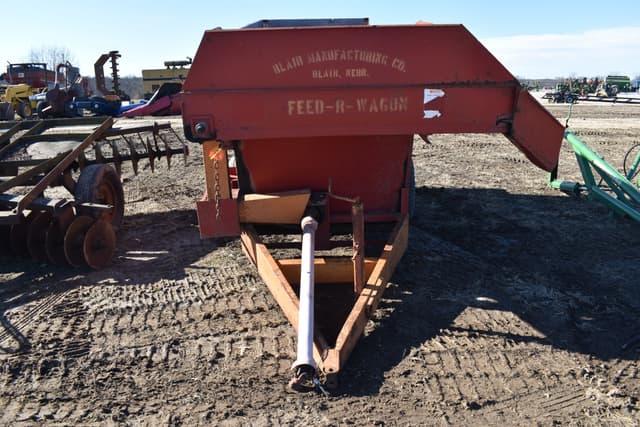 Image of Blair Feed-R-Wagon equipment image 1