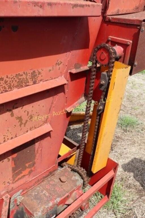 Image of Blair Feed-R-Wagon equipment image 4