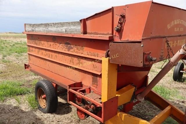 Image of Blair Feed-R-Wagon equipment image 2