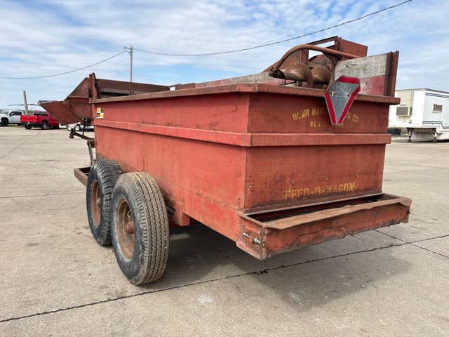 Image of Blair Feed-R-Wagon equipment image 3
