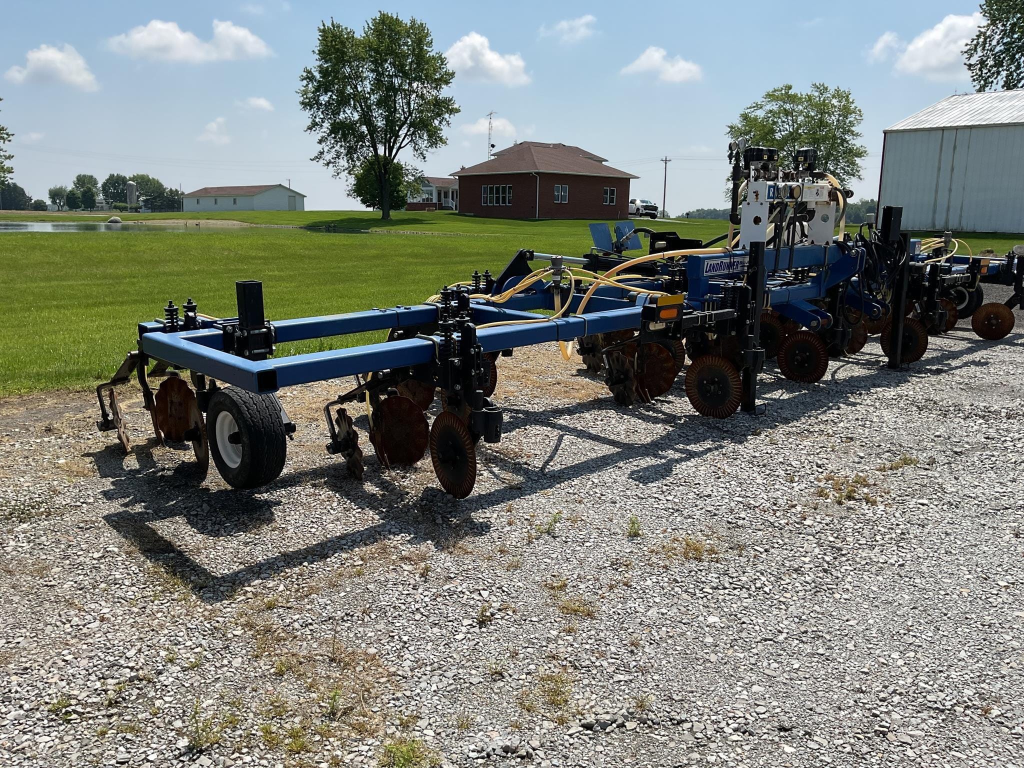 Blu-Jet LandRunner Equipment Image0