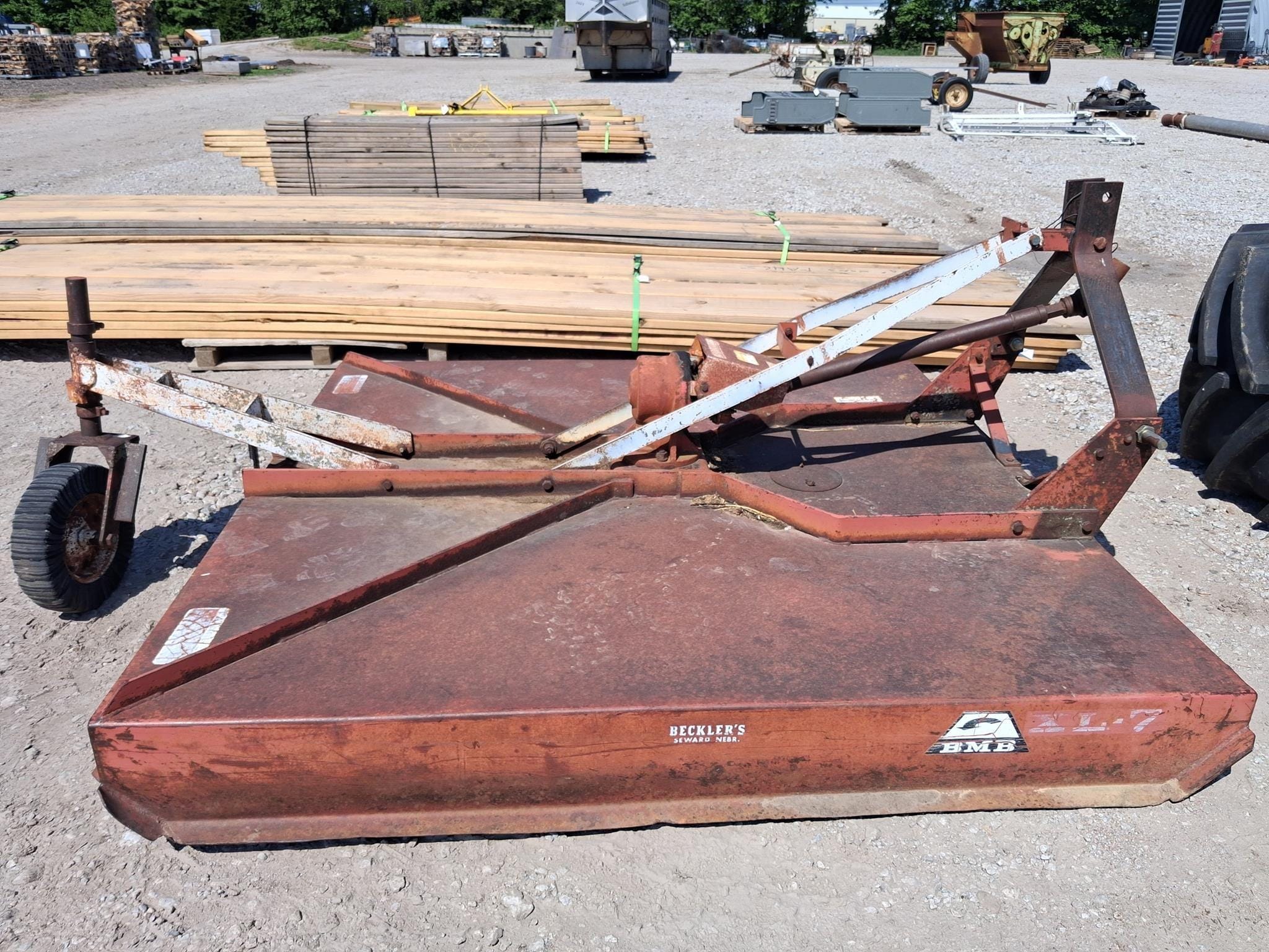 BMB XL7 Equipment Image0