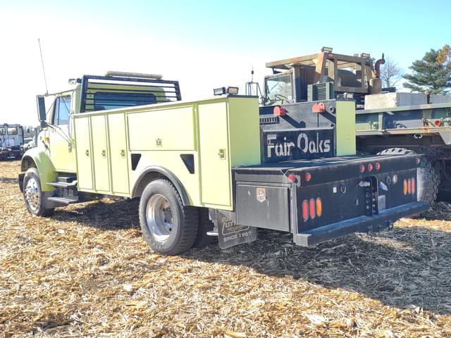 Image of International 4900 equipment image 3