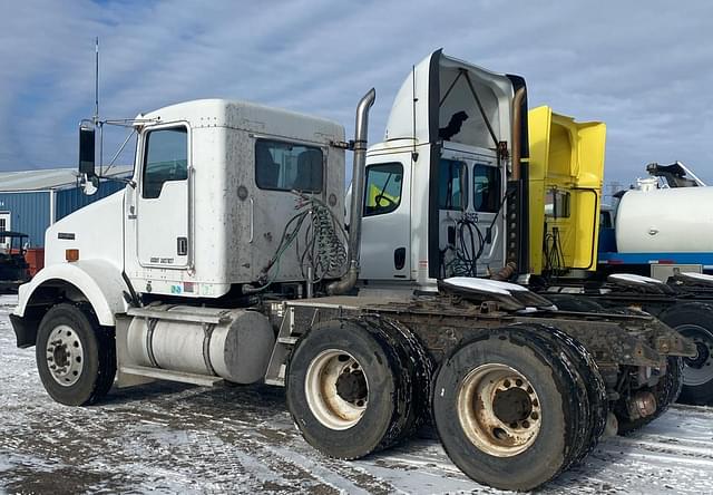 Image of Kenworth T800 equipment image 3