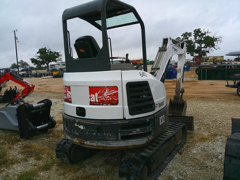 Image of Bobcat E32 Image 1