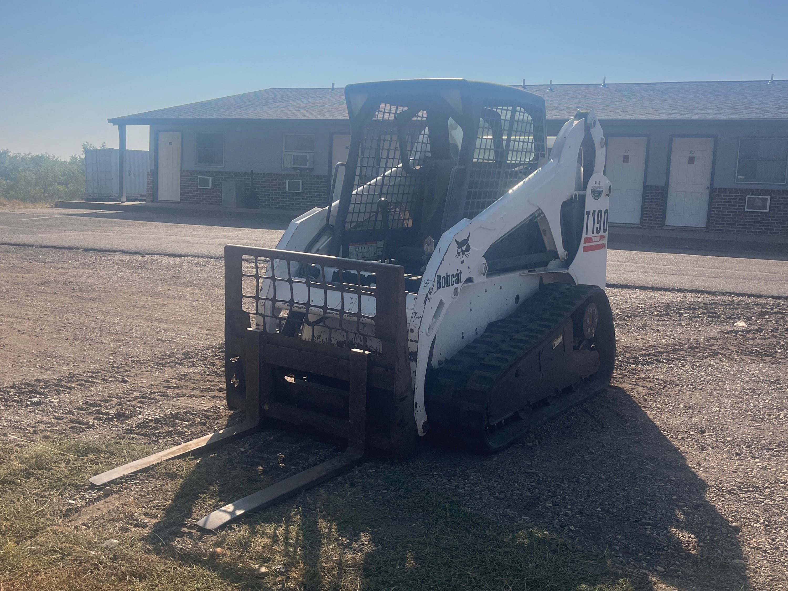 Bobcat T190 Equipment Image0