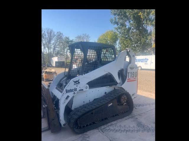 Image of Bobcat T190 equipment image 3