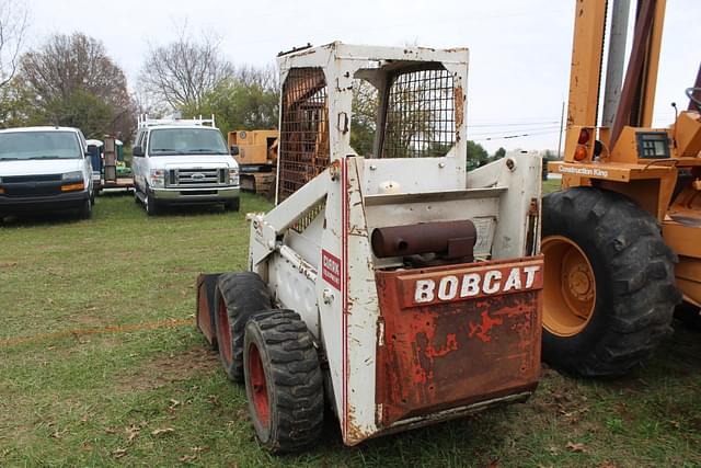 Image of Bobcat M-700 equipment image 4