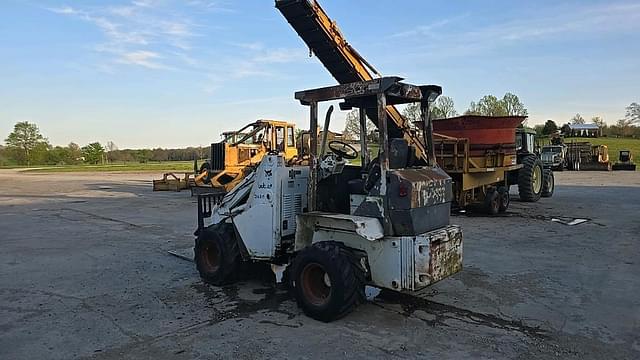 Image of Bobcat 2410 equipment image 2