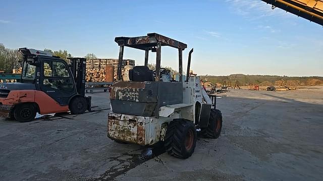 Image of Bobcat 2410 equipment image 4