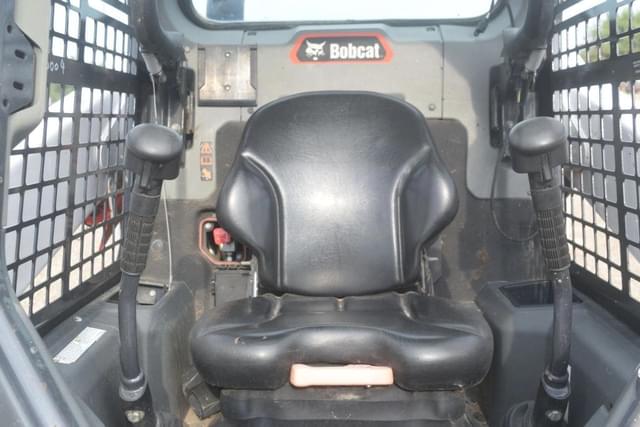 Image of Bobcat S62 equipment image 4