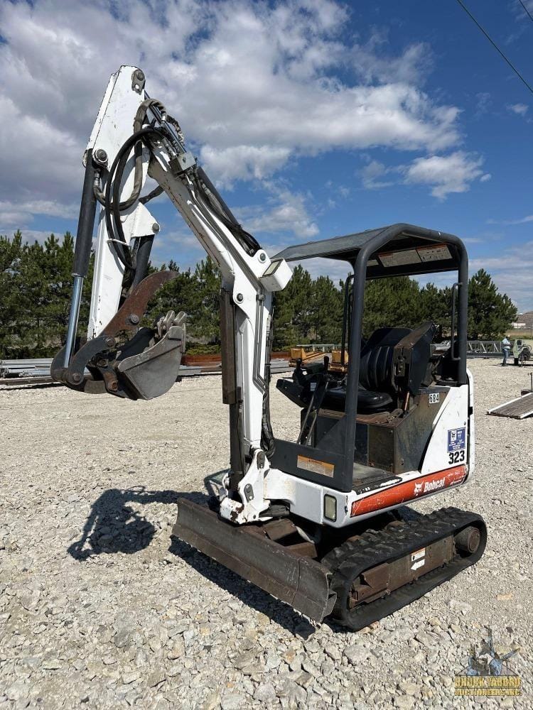 Main image Bobcat 323