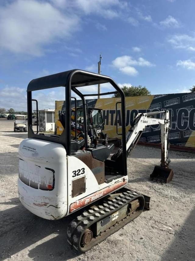 Image of Bobcat 323J equipment image 3
